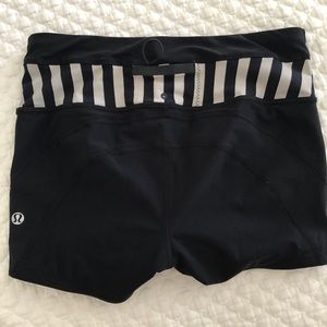 Lululemon Size 6 Reversible B&W Swim Yoga Short